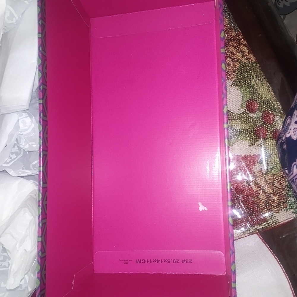 Empty Tori Box - Picture 2 of 6